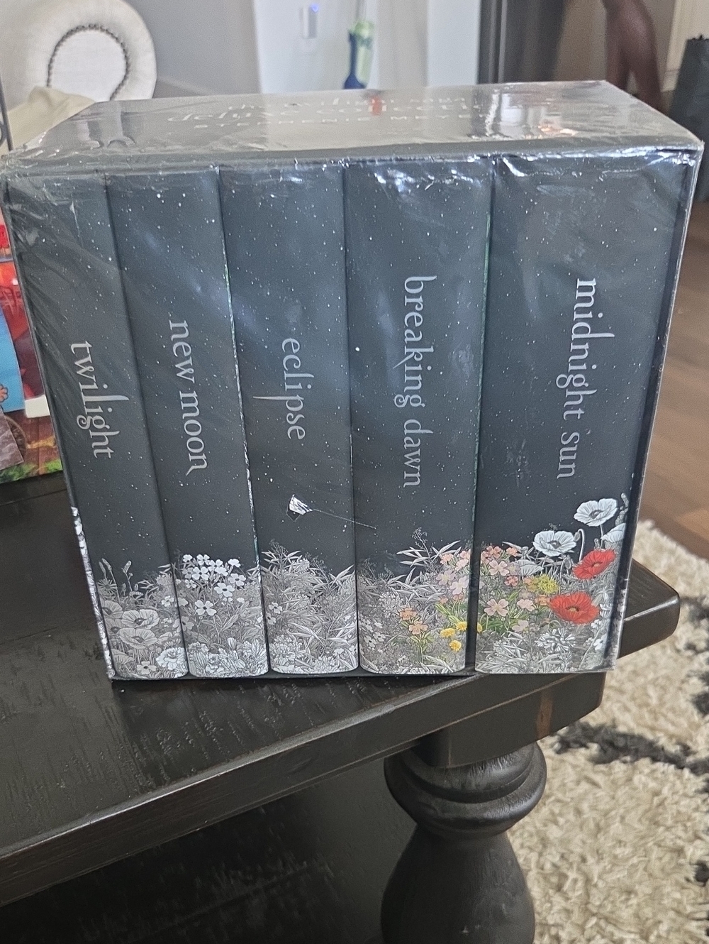 Twilight Saga 5-Book Box Set - Dark Floral Spines